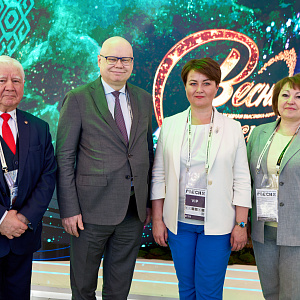 Алексей Лавров посетил стенд Башкортостана на выставке-форуме «Россия»
