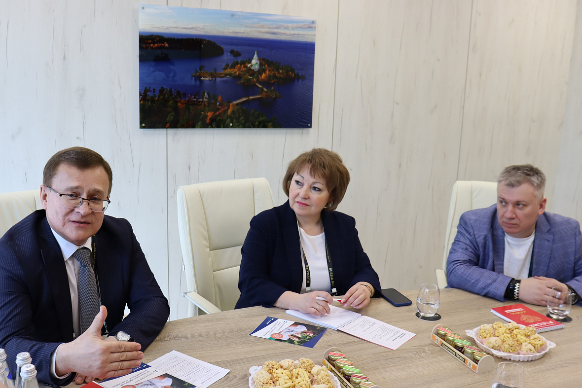 На Международной выставке «Россия» экспозицию Башкортостана о финансовой грамотности посетили почетные гости