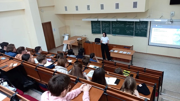 Студенты УУНиТ прокачали навыки по управлению личными финансами